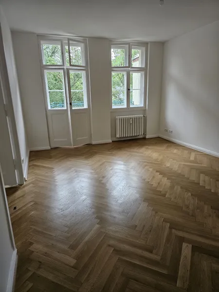Viel Platz für den Alltag: Großzügige 4,5-Zimmer-Wohnung in Steglitz — photo 1